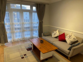Bright 2 Bedroom Flat Close to City Centre